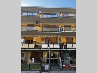 Quadrilocale in Vendita a Grosseto, zona Marina di Grosseto, 166'800€, 83 m², arredato, con Box