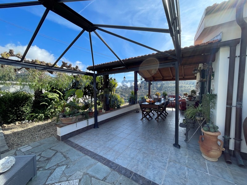Casa Indipendente in Vendita a Pompeiana, 649'000€, 170 m², con Box