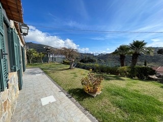 Casa Indipendente in Vendita a Pompeiana, 649'000€, 170 m², con Box