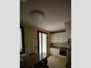 Casa Semi Indipendente in Vendita a Ravenna, 93'000€, 139 m², con Box