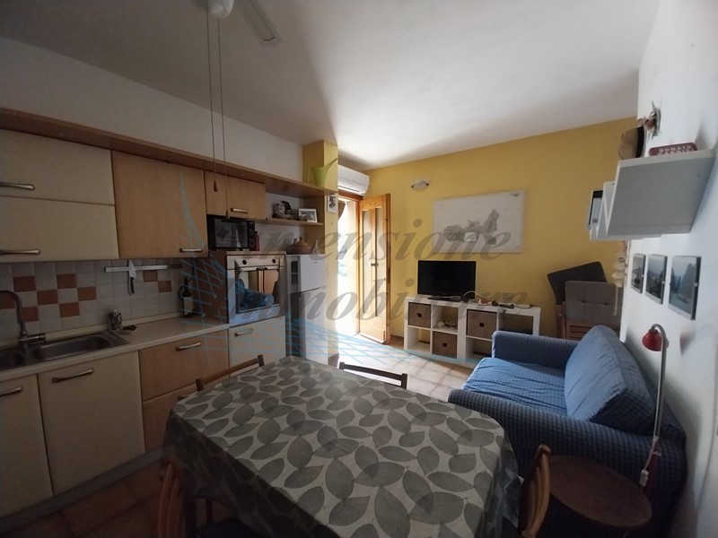 Trilocale in Vendita a Rosignano Marittimo, zona Vada, 148'000€, , con Box