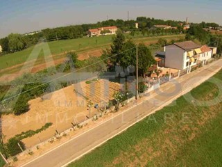 Casa Indipendente in Vendita a Rovigo, zona Sant'apollinare, 65'000€, 220 m², con Box