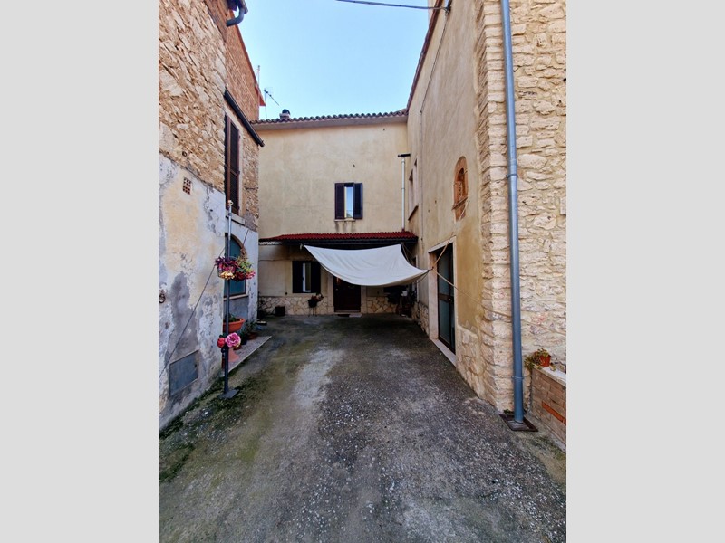 Casa Semi Indipendente in Vendita a Guardea, 98'000&euro;, 160 m²