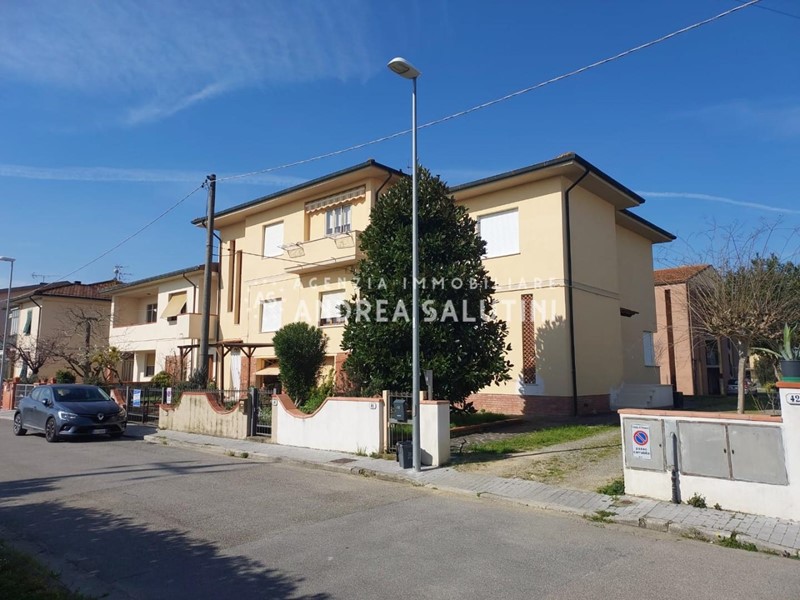 Appartamento in Vendita a Ponsacco, zona Val di Cava, 175'000€, 130 m², con Box