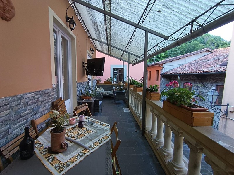 Casa Semi Indipendente in Vendita a Gallicano, 108'000€, 140 m²