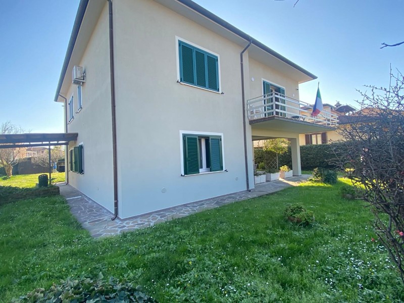 Villa in Vendita a San Giuliano Terme, zona Pontasserchio, 515'000€, 205 m², arredato