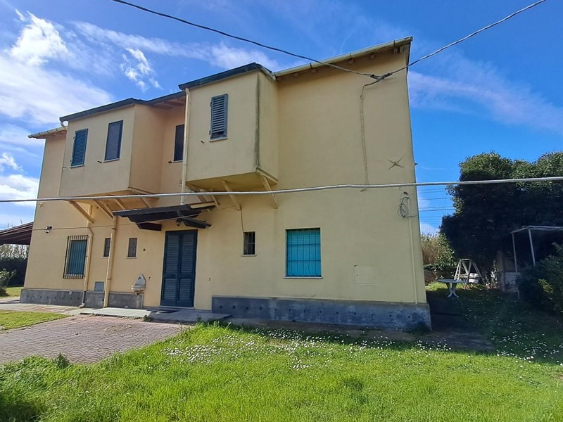 Quadrilocale in Vendita a Bibbona, zona Marina di Bibbona, 120'000€, 100 m²