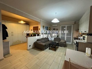 Appartamento in Vendita a Pontedera, 200'000€, 130 m², con Box