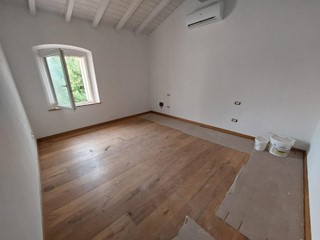 Casa Indipendente in Vendita a San Giuliano Terme, zona Arena Metato, 150'000€, 50 m²