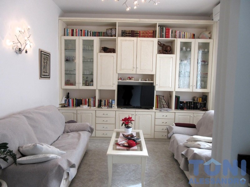 Villa bifamiliare in Vendita a Empoli, 355'000€, 120 m²