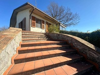 Villa in Vendita a Semproniano, 269'000€, 350 m², arredato, con Box