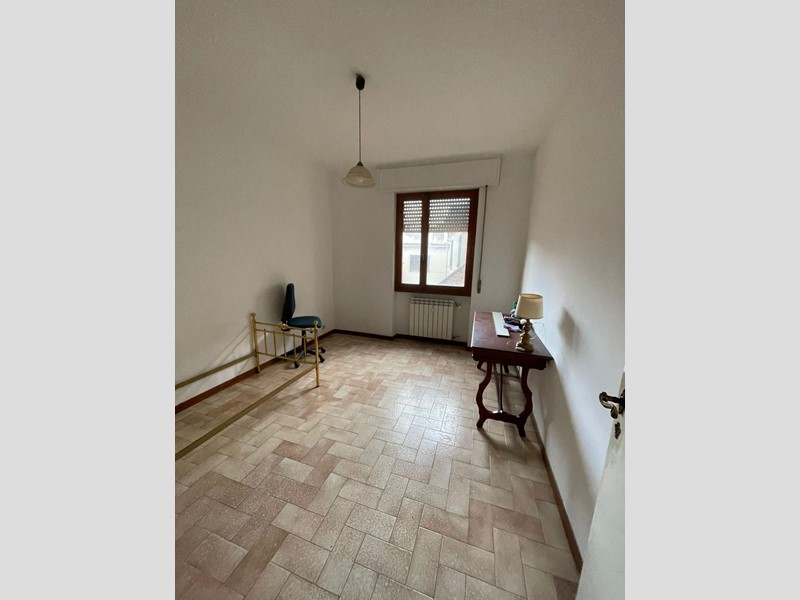 Quadrilocale in Vendita a Pontedera, 105'000€, 80 m²