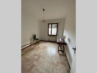 Quadrilocale in Vendita a Pontedera, 105'000€, 80 m²