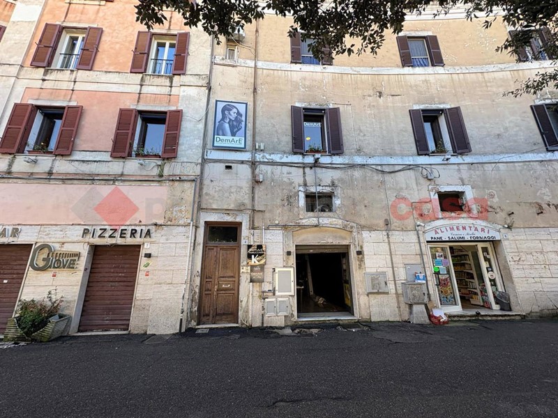 Negozio in Vendita a Terracina, 195'000€, 53 m²