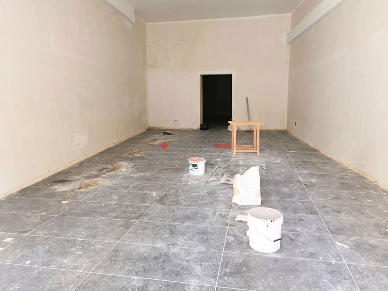Negozio in Vendita a Foggia, 198'000€, 120 m²