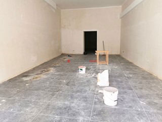 Negozio in Vendita a Foggia, 198'000&euro;, 120 m²