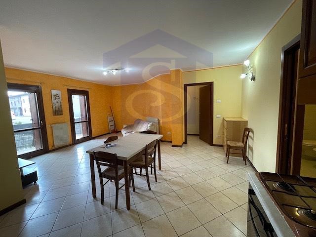 Appartamento in Vendita a Fontanafredda, 155'000€, 110 m², con Box