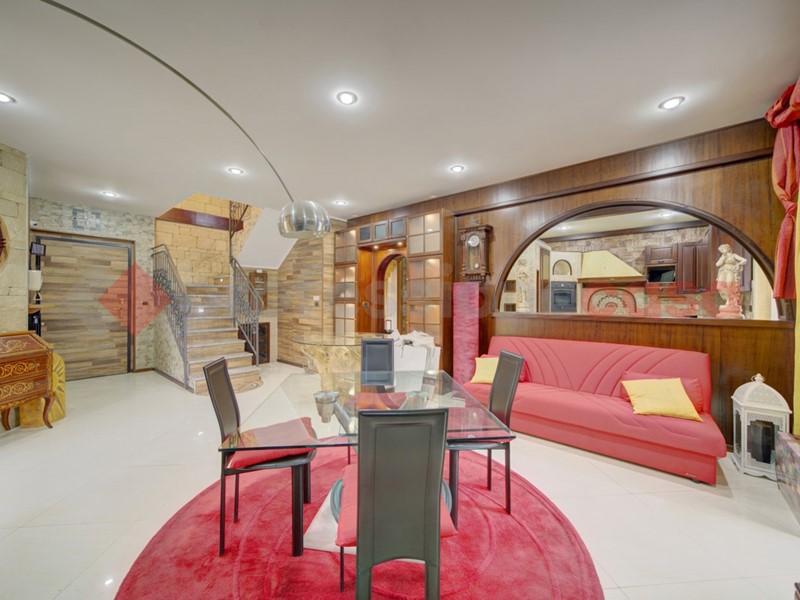 Appartamento in Vendita a Borgaro Torinese, 249'000€, 140 m²