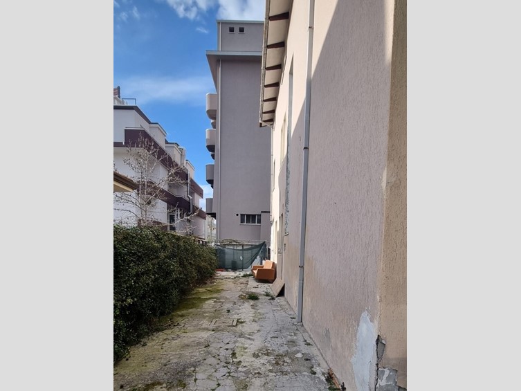 Casa Indipendente in Vendita a Rimini, zona MIRAMARE, 399'000€, 600 m²
