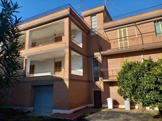 Casa Indipendente in Vendita a Guidonia Montecelio, zona Villanova, 658 m²