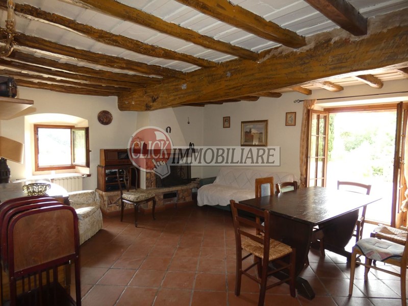 Casale in Vendita a Scarperia e San Piero, 320'000€, 210 m²