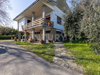 Casa Indipendente in Vendita a Capannori, zona Segromigno, 349'000€, 433 m², con Box