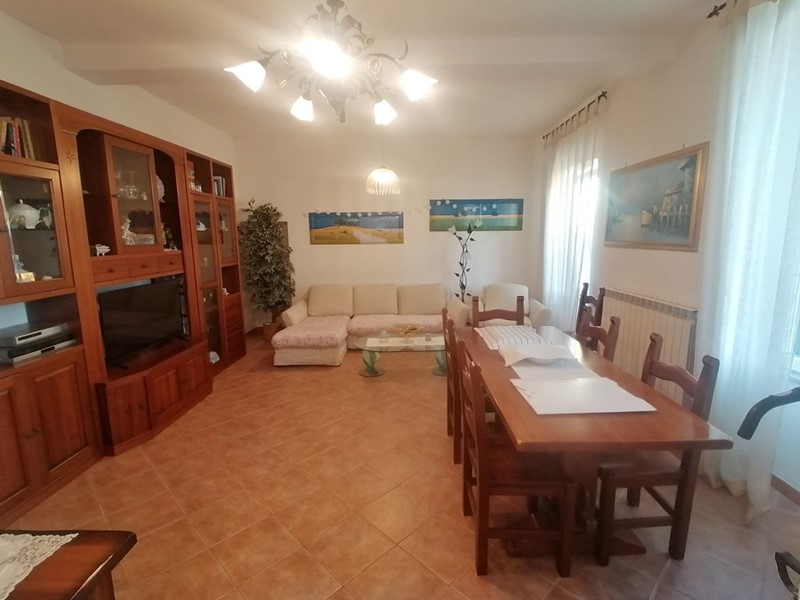 Casa Semi Indipendente in Vendita a Savona, zona LEGINO ALTA, 280 m²