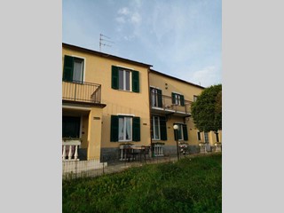 Casa Semi Indipendente in Vendita a Savona, zona LEGINO ALTA, 280 m²