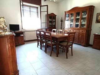 Appartamento in Vendita a Castelguglielmo, 39'000€, 91 m²