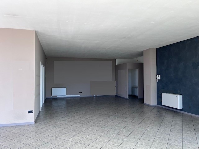 Ufficio in Affitto a Thiene, 1'200€, 170 m²