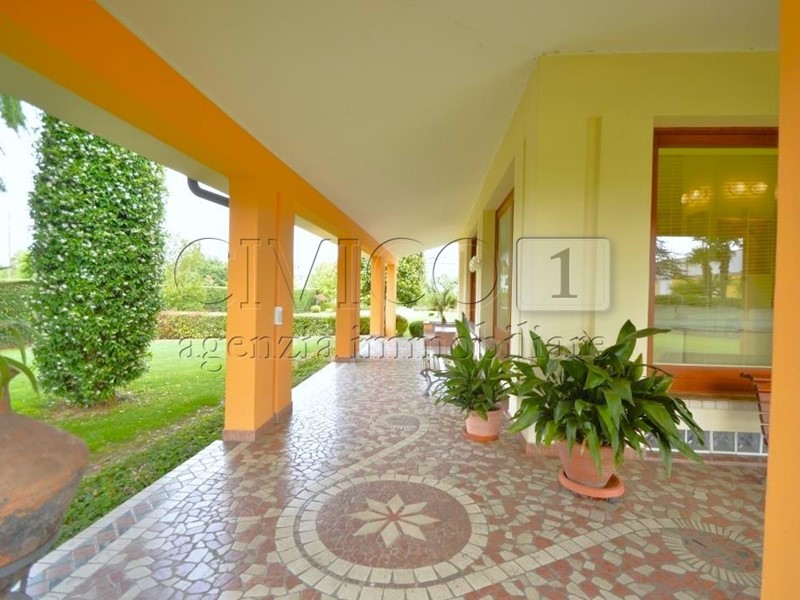 Casa Indipendente in Vendita a Agugliaro, 1'130'000€, 490 m², con Box