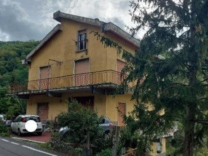 Appartamento in Vendita a Mezzanego, 12'220€, 94 m²