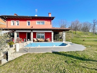 Casa Indipendente in Vendita a Arzignano, 540'000€, 263 m², con Box