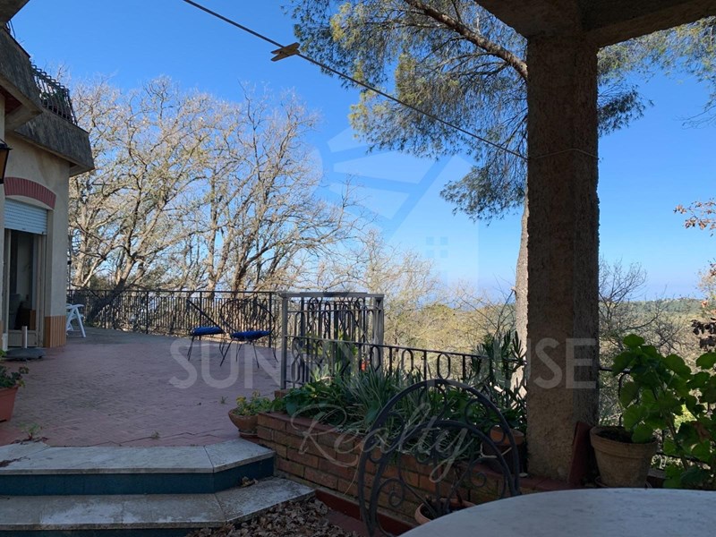 Villa in Vendita a Cefalù, zona Contrada Romito, 185'000€, 203 m²