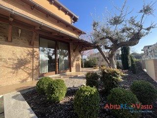 Villa in Vendita a Vasto, 470'000&euro;, 301 m²