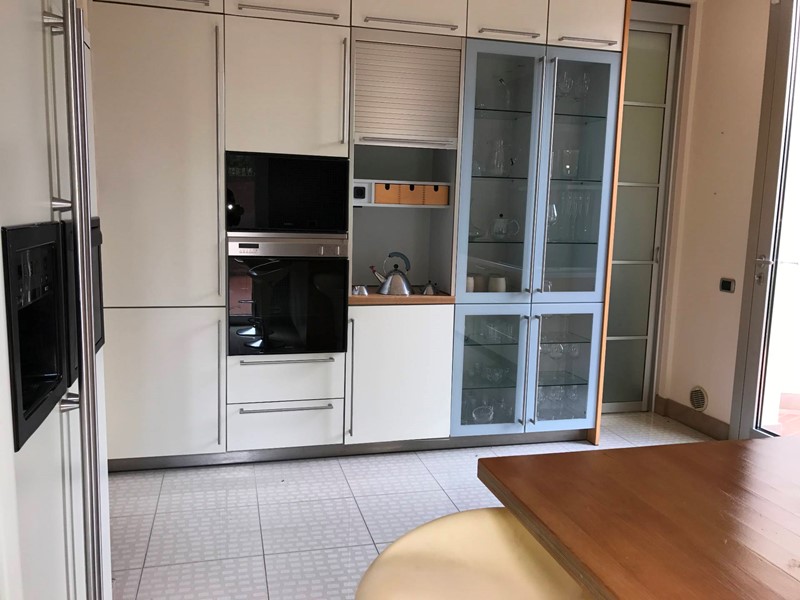 Villetta a schiera in Affitto a Empoli, 200 m², arredato