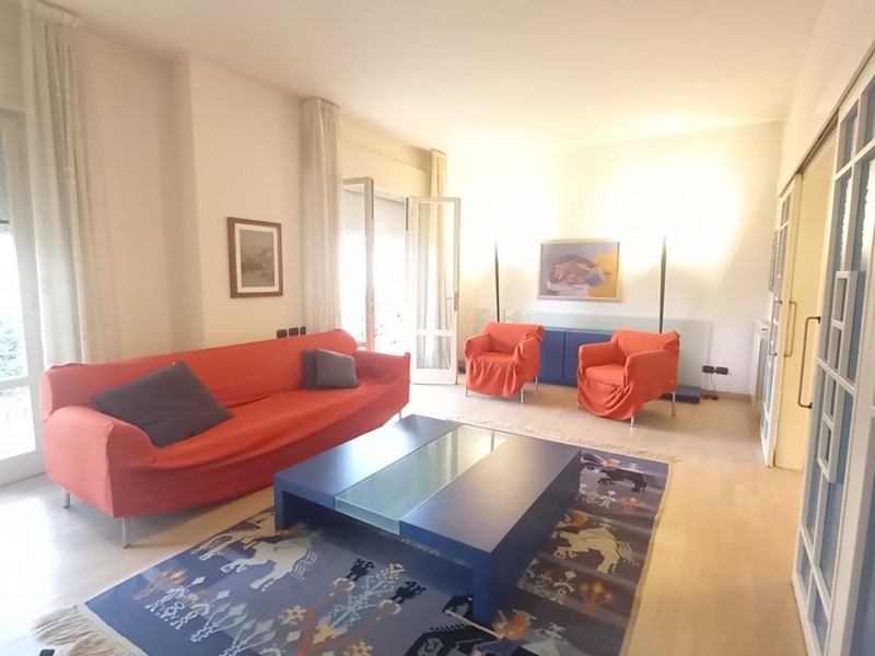 Villa in Vendita a Camaiore, zona Lido di Camaiore, 1'100'000&euro;, 200 m², arredato
