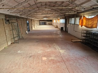 Capannone in Vendita a Casciana Terme Lari, zona Lavaiano, 550'000€, 2000 m²