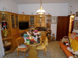 Casa Indipendente in Vendita a Cascina, zona Casciavola, 330'000€, 150 m², con Box