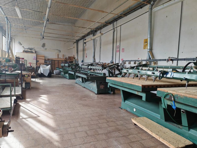 Capannone in Vendita a Casciana Terme Lari, 159'000€, 300 m²