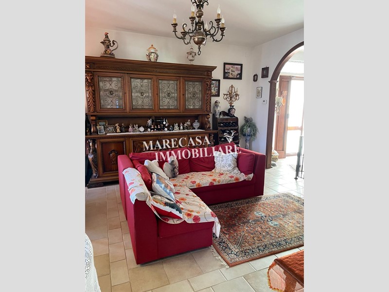 Casa Indipendente in Vendita a Carrara, zona Fontia, 430'000€, 230 m²