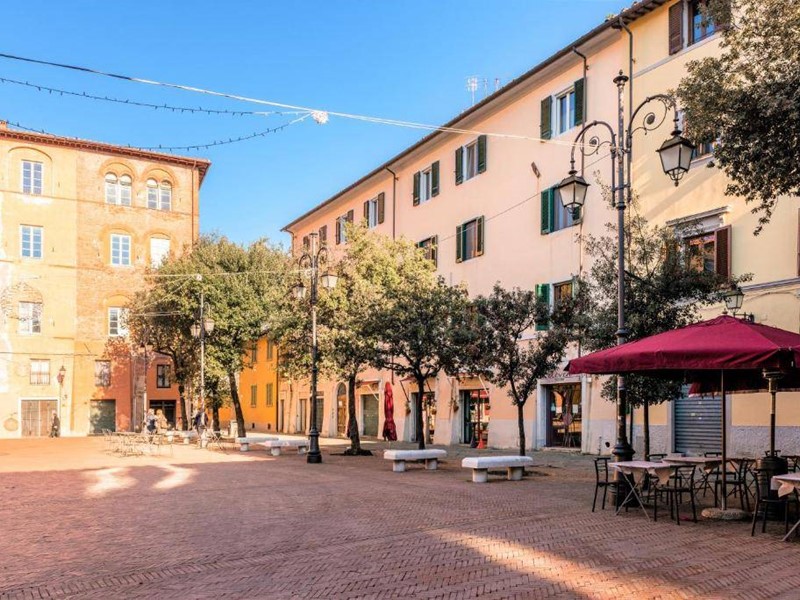 Immobile commerciale in Affitto a Pisa, 1'550€, 68 m²