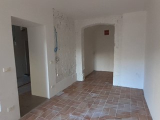 Immobile commerciale in Affitto a Pisa, 1'550€, 68 m²