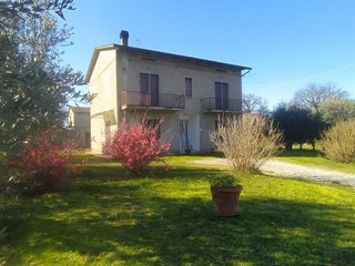 Casa Semi Indipendente in Vendita a Castelfranco di Sotto, zona Villa Campanile, 365'000€, 200 m², arredato