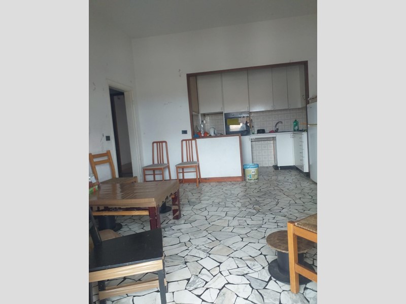 Quadrilocale in Vendita a Poggio a Caiano, 225'000€, 105 m²