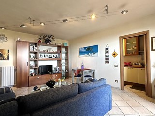 Quadrilocale in Vendita a Capannoli, zona San Pietro In Belvedere, 165'000€, 86 m², con Box