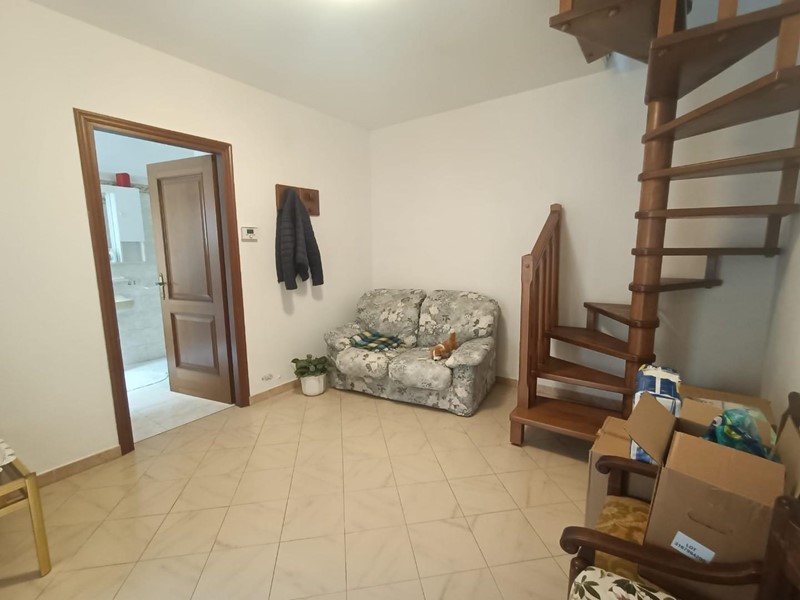 Casa Semi Indipendente in Vendita a Carrara, zona Gragnana, 84'000€, 85 m², arredato
