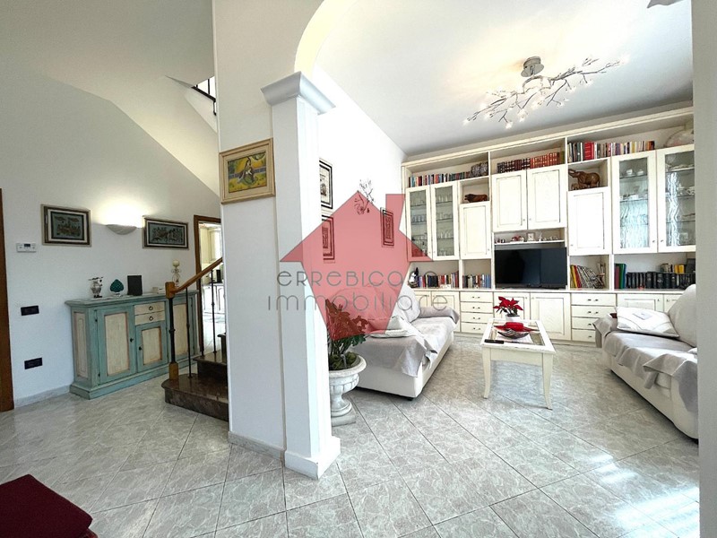 Casa Indipendente in Vendita a Empoli, zona Ponzano, 370'000€, 130 m², con Box