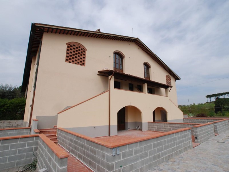 Attico in Vendita a Calcinaia, 145'000€, 85 m²