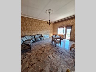 Casa Indipendente in Vendita a Morlupo, 220'000&euro;, 200 m², con Box